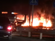 Насичене життя скреп: У Росії загорівся і вибухнув пасажирський автобус (відео)