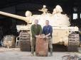 Оце так фарт: Британець купив радянський танк і знайшов там золоті зливки на мільйони доларів (фото)
