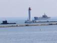 У Москві та Севастополі напружилися: В Одесу зайшли підводний човен і кораблі НАТО, а літаками - спецпризначенці