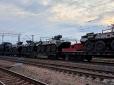 У Білорусь зайшли ешелони з російською військовою технікою (фото)