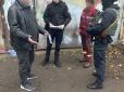 Відібрав телефон і паспорт: Під Києвом власник СТО тримав у рабстві чоловіка (фото)